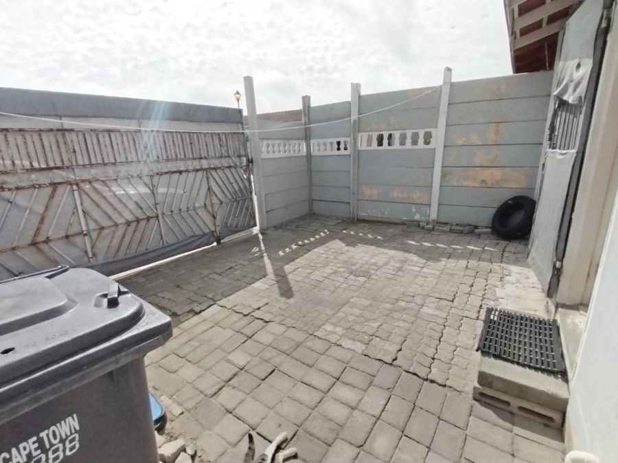 2 Bedroom Property for Sale in Pelican Park Western Cape